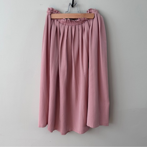 Forever 21 Dresses & Skirts - F21 Blush Pink Plated Knee Length Skirt